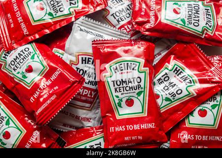 Einzelpakete von Heinz Ketchup am Mittwoch, 19. Oktober 2022 in New York. (© Richard B. Levine) Stockfoto