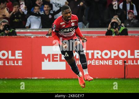 23. Oktober 2022, Villeneuve-d'Ascq, Frankreich, Frankreich: Alexsandro VICTOR DE SOUZA RIBEIRO aus Lille feiert sein Tor während des Ligue 1-Spiels zwischen Lille OSC (LOSC) und AS Monaco am 23. Oktober 2022 im Pierre-Mauroy-Stadion in Villeneuve-d'Ascq bei Lille, Frankreich. (Bild: © Matthieu Mirville/ZUMA Press Wire) Stockfoto