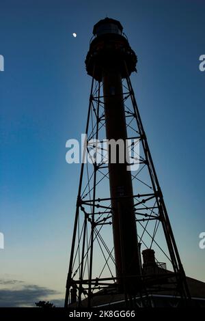 Der Sanibel Lighthouse in der Abenddämmerung vor dem Turkane Ian auf Sanibel Island in Florida. Stockfoto