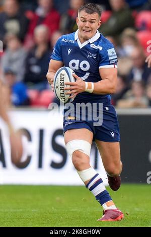 Eccles, Großbritannien. 23. Oktober 2022. Joe Cardipenter #15 of Sale Sharks während des Spiels der Gallagher Premiership Sale Sharks vs Harlekins im AJ Bell Stadium, Eccles, Großbritannien, 23.. Oktober 2022 (Foto von Steve Flynn/News Images) in Eccles, Großbritannien am 10/23/2022. (Foto von Steve Flynn/News Images/Sipa USA) Quelle: SIPA USA/Alamy Live News Stockfoto