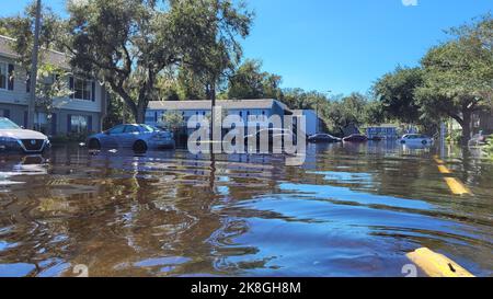 Orlando, Oktober 2 2022 - vollständige Nachbarschaftsüberflutung durch Überschwemmungen durch den Orkan1 Ian Central Florida Stockfoto