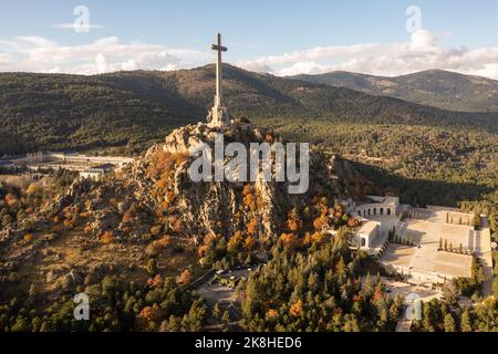 Tal der Gefallenen - Ein Denkmal, das den Opfern des spanischen Bürgerkrieges gewidmet ist und sich in der Sierra de Guadarrama in der Nähe von Madrid befindet. Stockfoto