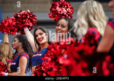 Austin, USA. 23. Oktober 2022. Houston Texans Cheerleaders auf der Fahrerparade. 23.10.2022. Formel 1 Weltmeisterschaft, Rd 19, großer Preis der Vereinigten Staaten, Austin, Texas, USA, Wettkampftag. Bildnachweis sollte lauten: XPB/Press Association Images. Quelle: XPB Images Ltd/Alamy Live News Stockfoto