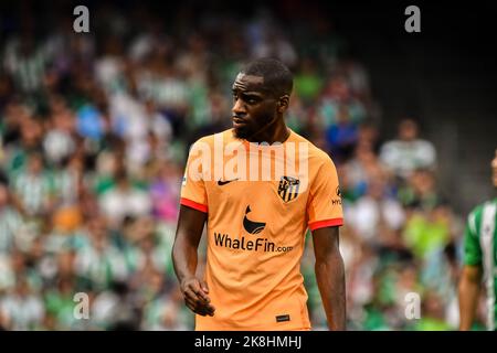 SEVILLA, SPANIEN - 23. OKTOBER: Geoffrey Kondogbia von Atletico de Madrid reagiert während des Spiels zwischen Real Betis Balompie und Atletico de Madrid CF von La Liga Santander am 27. August 2022 in Mestalla in Valencia, Spanien. (Foto von Samuel Carreño/PxImages) Stockfoto