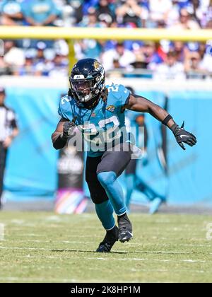 Jacksonville, FL, USA. 23. Oktober 2022. Jacksonville Jaguars laufen JaMycal Haasty (22) während eines Spiels gegen die New York Giants in Jacksonville, FL, zurück. Romeo T Guzman/CSM/Alamy Live News Stockfoto