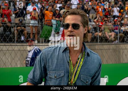 Austin, Texas, USA, 24.. Oktober 2022, Brad Pitt beim Renntag, dem 19. Lauf der Formel-1-Meisterschaft 2022. Kredit: Michael Potts/Alamy Live Nachrichten Stockfoto