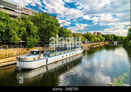 Boot auf dem Neckar in Heilbronn - Baden-Württemberg, Deutschland Stockfoto