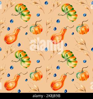 Kürbisse, Stachelett, Blaubeere Aquarell Nahtloses Muster auf Beige. Buntes Herbstgemüse von Hand gezeichnet. Design für Verpackung, Textil, Hintergrund, f Stockfoto