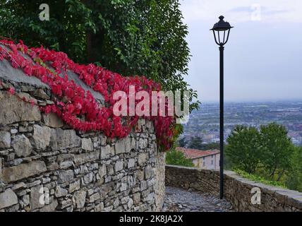 Mittelalterliche Steintreppe 'Scorlazzino' in Bergamo, Lombardei Italien Stockfoto