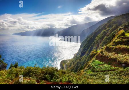 Blick vom Miradouro Da Eira da Achada in Ribeira da Janela in Madeira, Portugal Stockfoto