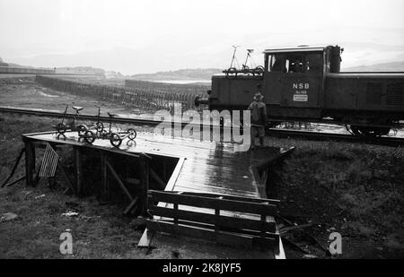 Finse, Slirå, 29. August 1959. Der Bahnhof in Finse. Arbeitslokomotive. Foto; Sverre A. Børretzen / Aktuell / NTB Stockfoto