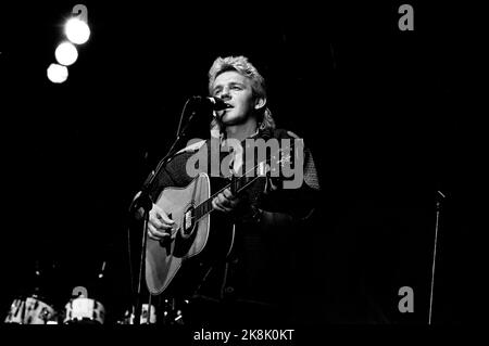 Oslo, 31081985. „Rock on the Dock“-Konzert „Together for Life“. Hier ist Finn Kalvik in Aktion. Foto: Ola Næs / NTB / NTB Stockfoto