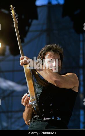 Oslo 19880727. Bruce Springsteen auf der Bühne während des Konzerts im Valle Hovin. Foto Eystein Hanssen / NTB / NTB Stockfoto