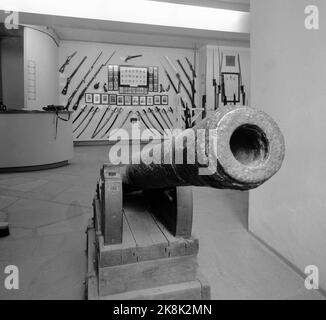 Halden 1961. 'Jungfrau in der Höhe' Festung Fredriksten in Halden. Kanonen und verschiedene Waffen. 300. Jubiläum 2. Mai 1961. Foto: Aage Storløkken / Aktuell / NTB Stockfoto