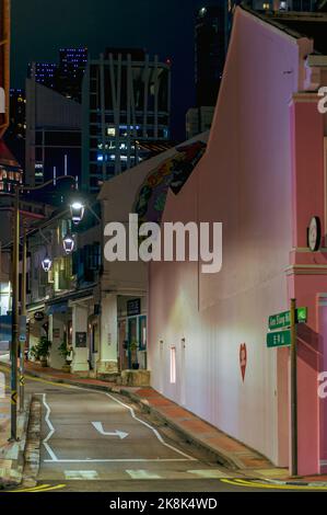 Ein Bild am Berg von Ann Siang Hill, Singapur, aufgenommen bei Nacht Stockfoto