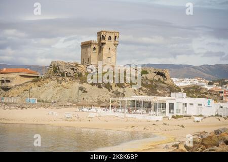 Strandbar vor dem 20.. Jahrhundert, Schloss Santa Catalina in Tarifa, südlicher Punkt Europas, Tarifa, Costa de la Luz, Andalusien, Spanien. Stockfoto