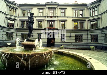 Oslo 19931011. Der Verlagsleiter William Nygaard wurde vor seinem Haus in Dagaliveien angeschossen und schwer verletzt. Hier das Äußere des Aschehoug Verlags, wo Nygaard als Verlagsleiter tätig war. NTB Photo Rune Petter Næs / NTB Stockfoto