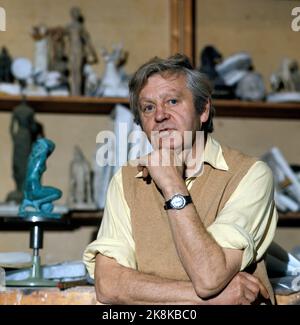 Oslo 1975. Bildhauer Ørnulf Bast, in seinem Atelier. Foto Kosten-Jacobsen / NTB / NTB Stockfoto