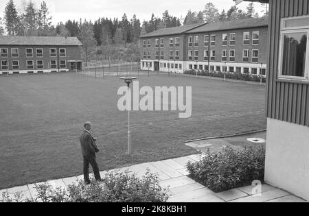 Sørmarka, Oppegård 19671021 die LO-Schule auf Sørmarka in Oppegård. Foto; Sverre A. Børretzen / Aktuell / NTB Stockfoto