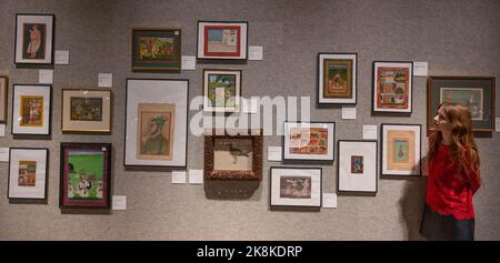 Bonhams, London, Großbritannien. 24. Oktober 2022. Kunstwerke im Verkauf indischer und islamischer Kunst, der am 25. Oktober stattfindet. Quelle: Malcolm Park/Alamy Live News Stockfoto