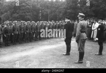 Oslo Oktober 1942. Die Norwegische Legion mit Parade im Outfit des Palastpräsidenten Vidkun Quisling (in schwarz). Foto: NTB *** das Foto wurde nicht verarbeitet ***** Stockfoto