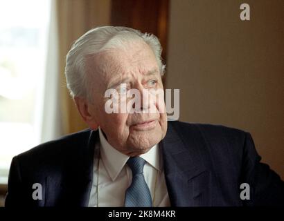 19920422 Oslo: Schauspieler per Aabel fotografiert im Zusammenhang mit dem 90.-jährigen Jubiläum. Ernst. Foto: Morten Hvaal / NTB / NTB. Stockfoto