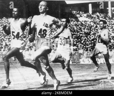 Olympische Spiele 1956 in Melbourne, Leichtathletik, 800 Meter, Action. Audun Boysen (Nr. 148) Arnold Sowell, USA (154) Derek Johnson GbR (137) und Jim Bailey, aus Hero T.H. Boysen nahm Bronze. Foto: NTB Archive / NTB Stockfoto