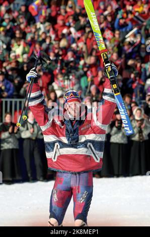 Hafjell 19940225. Olympische Winterspiele in Lillehammer Lasse Kjus gewinnt die alpine Kombination. Jubel im Zielgebiet, Foto: Calle Törnström / NTB Stockfoto