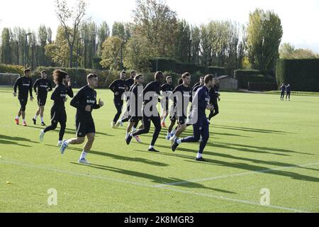 Cobham, Surrey, Großbritannien. 24. Oktober 2022. Chelsea Football Club-Spieler trainieren auf dem Gelände der clubsÕ Cobham Academy für ihr Champions-League-Spiel gegen den FC Salzburg morgen in Österreich hier: Credit: Motofoto/Alamy Live News Stockfoto