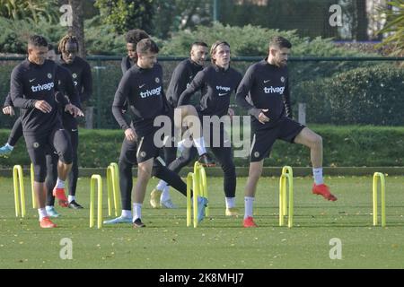 Cobham, Surrey, Großbritannien. 24. Oktober 2022. Chelsea Football Club-Spieler trainieren auf dem Cobham Academy-Gelände des Clubs für ihr Champions-League-Spiel gegen den FC Salzburg morgen in Österreich hier: Credit: Motofoto/Alamy Live News Stockfoto