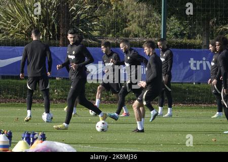 Cobham, Surrey, Großbritannien. 24. Oktober 2022. Chelsea Football Club-Spieler trainieren auf dem Gelände der clubsÕ Cobham Academy für ihr Champions-League-Spiel gegen den FC Salzburg morgen in Österreich Credit: Motofoto/Alamy Live News Stockfoto