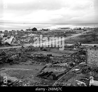 Vadsø Sept. 1946 die Erholung in Nordnorwegen nach dem Zweiten Weltkrieg Gehäusekonstruktion. Im Vordergrund Ruinen von Häusern und anderen Gebäuden, die während des Krieges niedergebrannt wurden. Foto: NTB / NTB Stockfoto