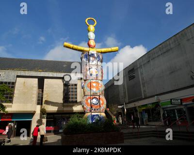 „Earth Goddess“-Skulptur, St. Austell, Cornwall. Von Sandy Brown ist es die höchste Keramikskulptur der Welt mit 14 m. Stockfoto