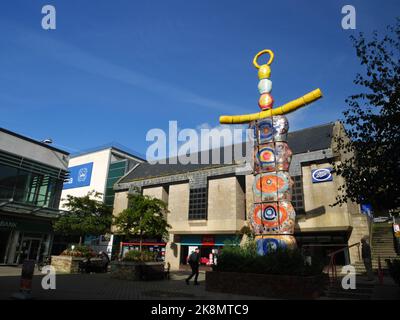 „Earth Goddess“-Skulptur, St. Austell, Cornwall. Von Sandy Brown ist es die höchste Keramikskulptur der Welt mit 14 m. Stockfoto