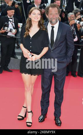 Stéphane De Groodt mit seiner Tochter 75. Cannes Film Festival: Abschlussfeier 28. Mai 2022 Stockfoto