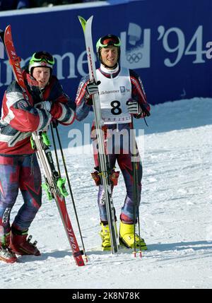 Hafjell 19940223. Olympische Winterspiele in Lillehammer. Großer Slalom in Hafjell. Jan Einar Thorsen (t.h) nimmt den 4.. Platz ein. Hier mit Lasse Kjus. Foto: Pål Hansen / NTB Stockfoto