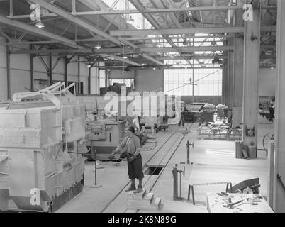 Årdal. Årdal arbeitet, wo in den Elektrolysehallen, die 350 Meter lang sind und 172 Öfen enthalten, Aluminium hergestellt wird. Hier von der Arbeit. Foto: NTB Stockfoto