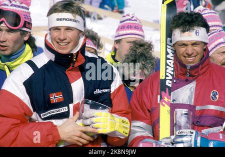 Oslo 1990308 - Alpin auf Geilo. Slalom. Ein zufriedener Ole Kristian Furuseth t.v. Foto: Jan Greve / NTB Stockfoto