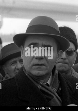 Oslo 19630227 der sowjetische Außenminister Andrej Gromyko zu einem offiziellen Besuch in Norwegen. Hier bei der Ankunft in Oslo. Portrait mit Hut. Foto: NTB / NTB Stockfoto