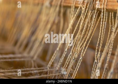 Nahaufnahme eines alten Webstuhls, Details. Stockfoto