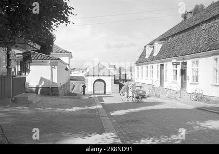 Fredrikstad 19670909 "die Altstadt lebt" die einzige erhaltene Festungsstadt der nordischen Region - im Regenschirm erbaut, heute eine große, friedliche Idylle - liegt in Fredrikstad. Es ist dieses Jahr (1967) 400 Jahre her, dass König Fredrik II. Fredrikstad Stadtprivilegien gab. Die Altstadt in Fredrikstad gibt es ein Spiel des Lebenden Museums, das über die Entwicklung der dramatischen Geschichte der Stadt erzählt. Foto; Sverre A. Børretzen / Aktuell / NTB Foto nicht bestrahlt! Stockfoto