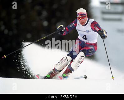 Hafjell 19940225. Olympische Winterspiele in Lillehammer. Alpin. Die Kombination - Slalom. Goldsieger in der alpinen Kombination Lasse Kjus in Aktion. Foto: Pål Hansen / NTB Stockfoto