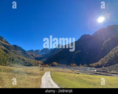 Wanderweg in Südtirol Pfossental Stockfoto