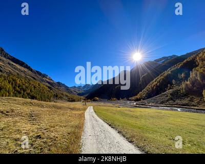 Wanderweg in Südtirol Pfossental Stockfoto