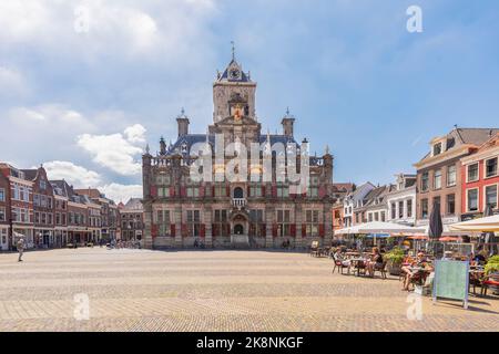 Rathaus auf dem Marktplatz in der Stadt Delft in den Niederlanden. Stockfoto