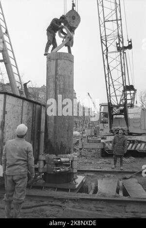 Oslo 7. April 1973. Die U-Bahn wird von der Ostbahn zum Nationaltheater ausgebaut. Es wird eine neue Station in Egertovet, Downtown Station. Hier vom Nationaltheater / Karl Johansgate. Foto: Current / NTB Stockfoto