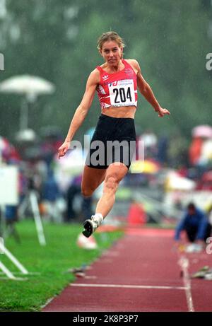 Jessheim 19940821. NM in der Leichtathletik 1994. Hanne Haugland gewann die königliche Trophäe in Jessheim am 21. August 1994. Sie nahm Gold in der Höhe und Baumstufen, sowie Silber in der Länge. Foto: Erik Johansen/NTB Stockfoto