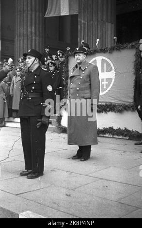 Oslo 19411102. Hird Muster auf dem Universitätsplatz. 3000 Männer schwören auf den NS-Führer Vidkun Quisling (vor der Kanzel). Foto: Johnsen / NTB Stockfoto