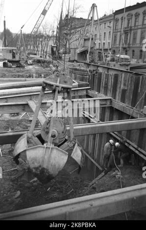 Oslo 7. April 1973. Die U-Bahn wird von der Ostbahn zum Nationaltheater ausgebaut. Es wird eine neue Station in Egertovet, Downtown Station. Hier von Karl Johansgate. Foto: Current / NTB Stockfoto