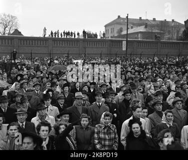 Oslo. Sonntag, 13. November 1949. Das Passagierschiff „Oslofjord“ kommt zum ersten Mal an. Das Publikum wartet darauf, das neue Schiff zu sehen. Foto; Aktuell / NTB Stockfoto